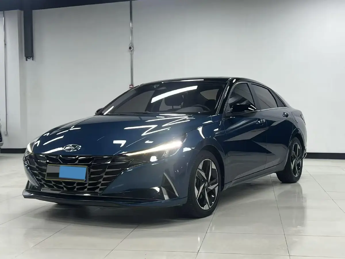 2022 Hyundai Elantra 1.5L 115HP L4 CVT