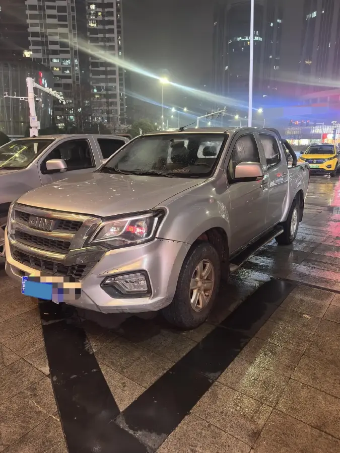 2022 Isuzu RE-MAX Jim 2.8T 120HP L4 5MT