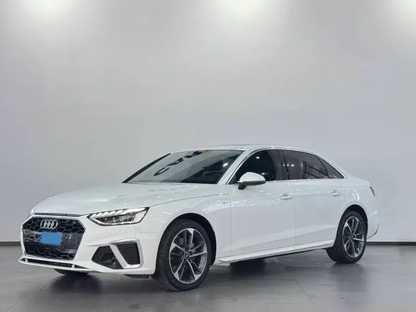 2022 Audi A4L 2.0T 190HP L4 7DCT