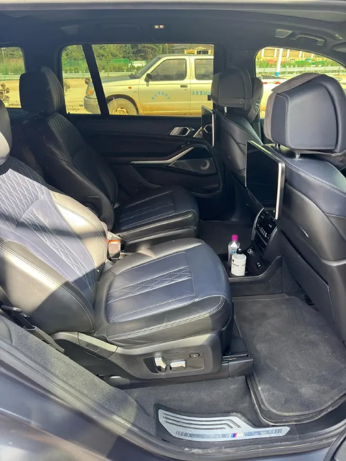 2020 BMW X7 4.4T 530HP V8 8AT,autocango,china used car exporter,china ev exporter,chinese used car exporter,chinese used ev exporter