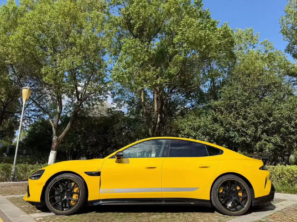 2025 MI SU7 Ultra BEV 93.7KWH,autocango,china used car exporter,china ev exporter,chinese used car exporter,chinese used ev exporter