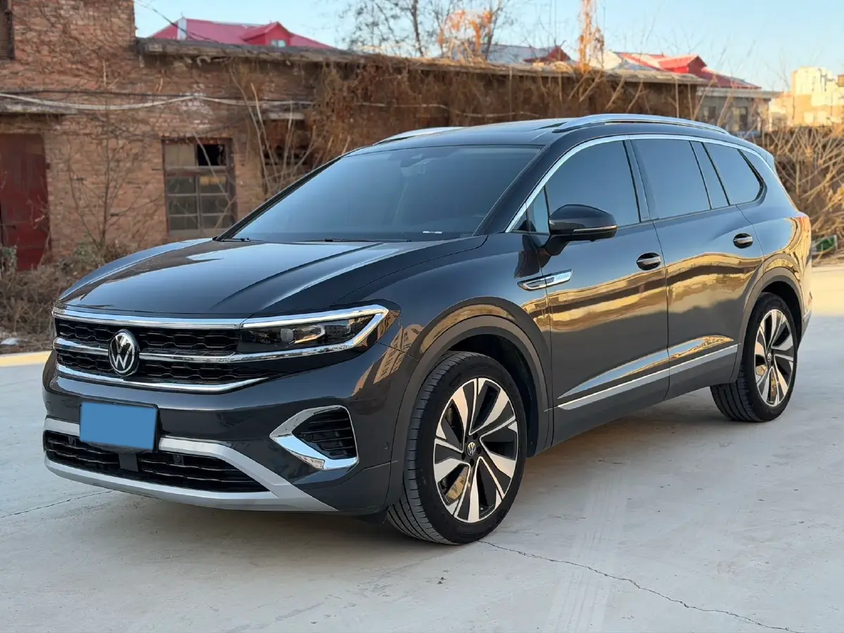 2022 Volkswagen Talagon 2.0T 220HP L4 7DCT