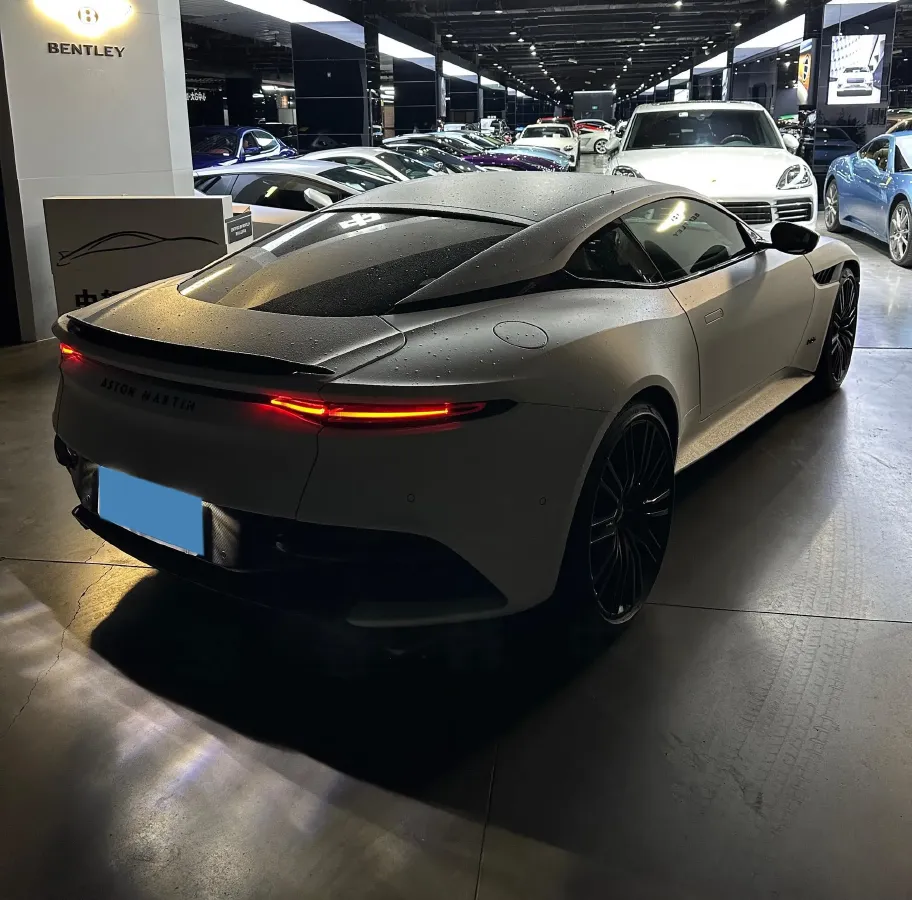 2023 Aston Martin DBS 5.2T 725HP V12 8AT,autocango,china used car exporter,china ev exporter,chinese used car exporter,chinese used ev exporter
