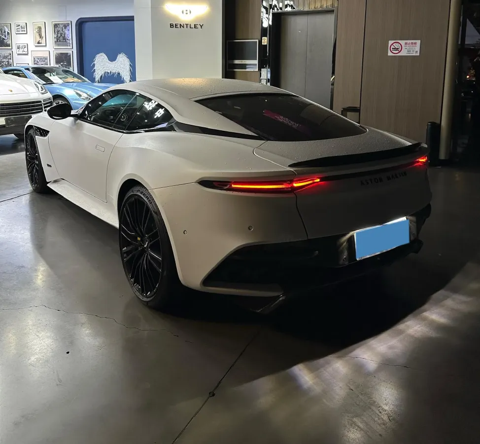 2023 Aston Martin DBS 5.2T 725HP V12 8AT,autocango,china used car exporter,china ev exporter,chinese used car exporter,chinese used ev exporter