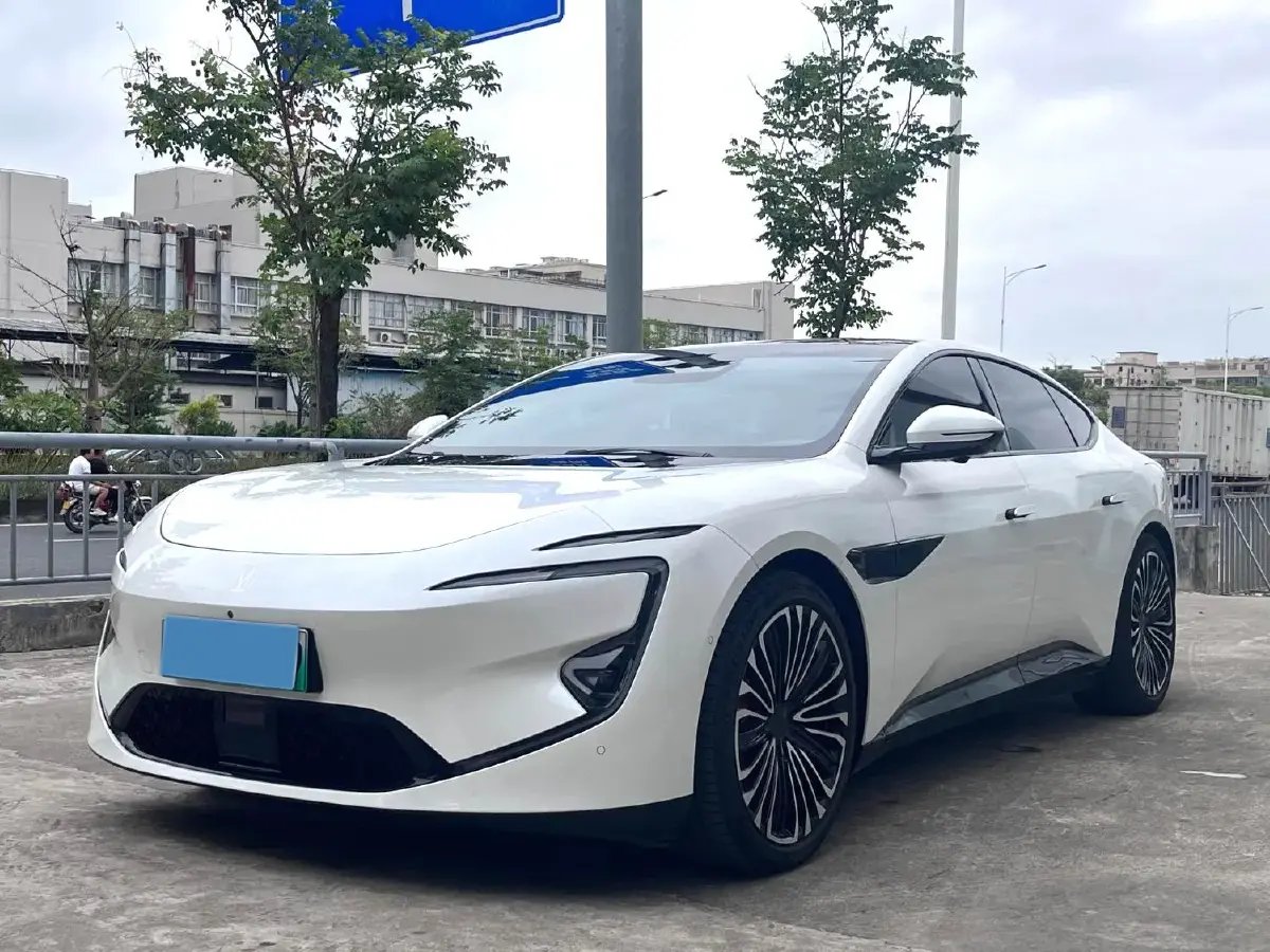 2025 Avatr 12 1.5T 156HP L4 REEV 39.05KWH