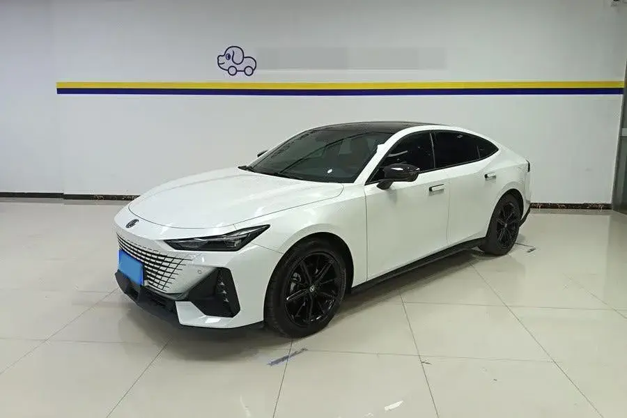 2022 ChangAn UNI-V 1.5T 188HP L4 7DCT