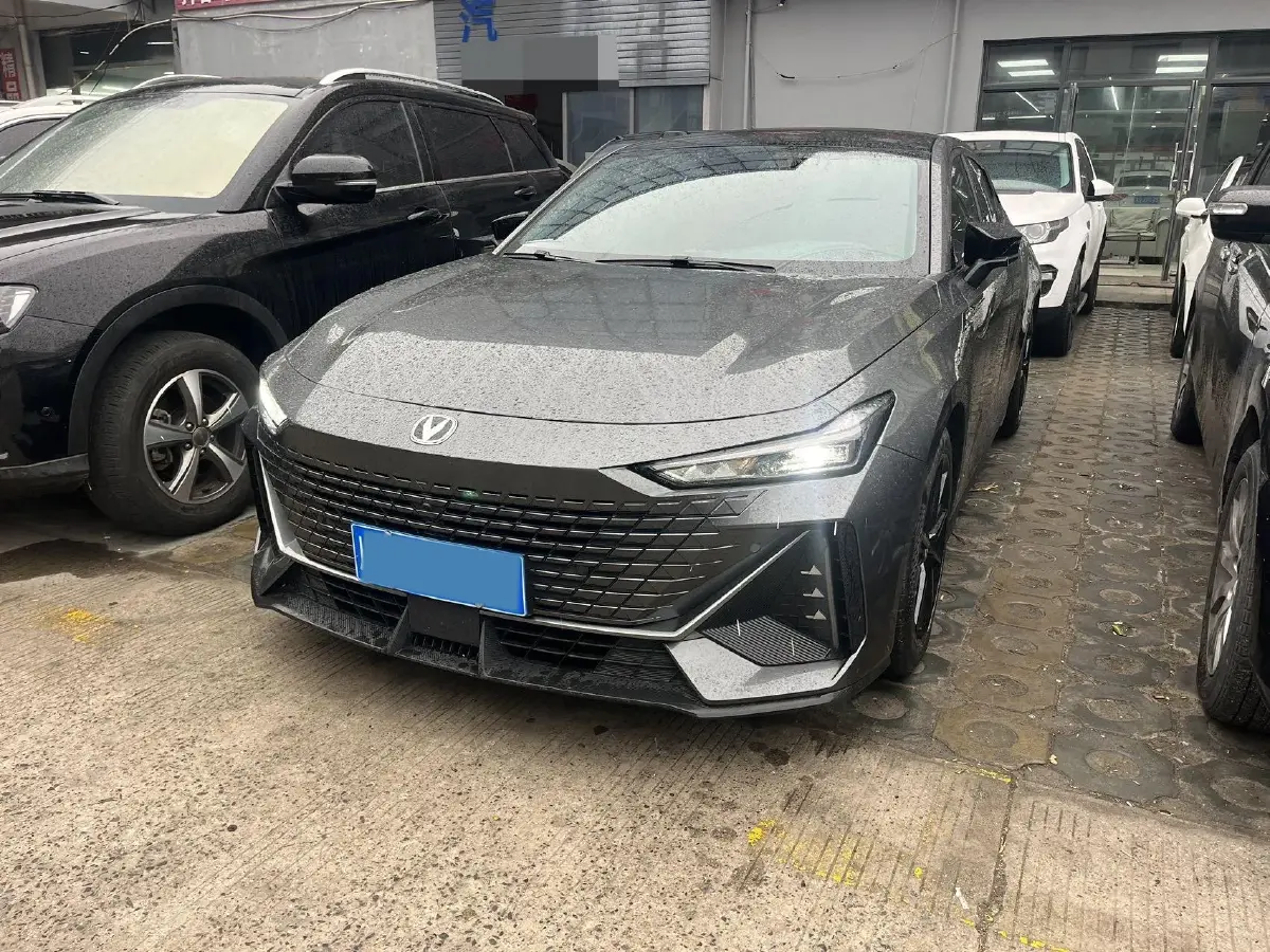 2022 ChangAn UNI-V 1.5T 188HP L4 7DCT