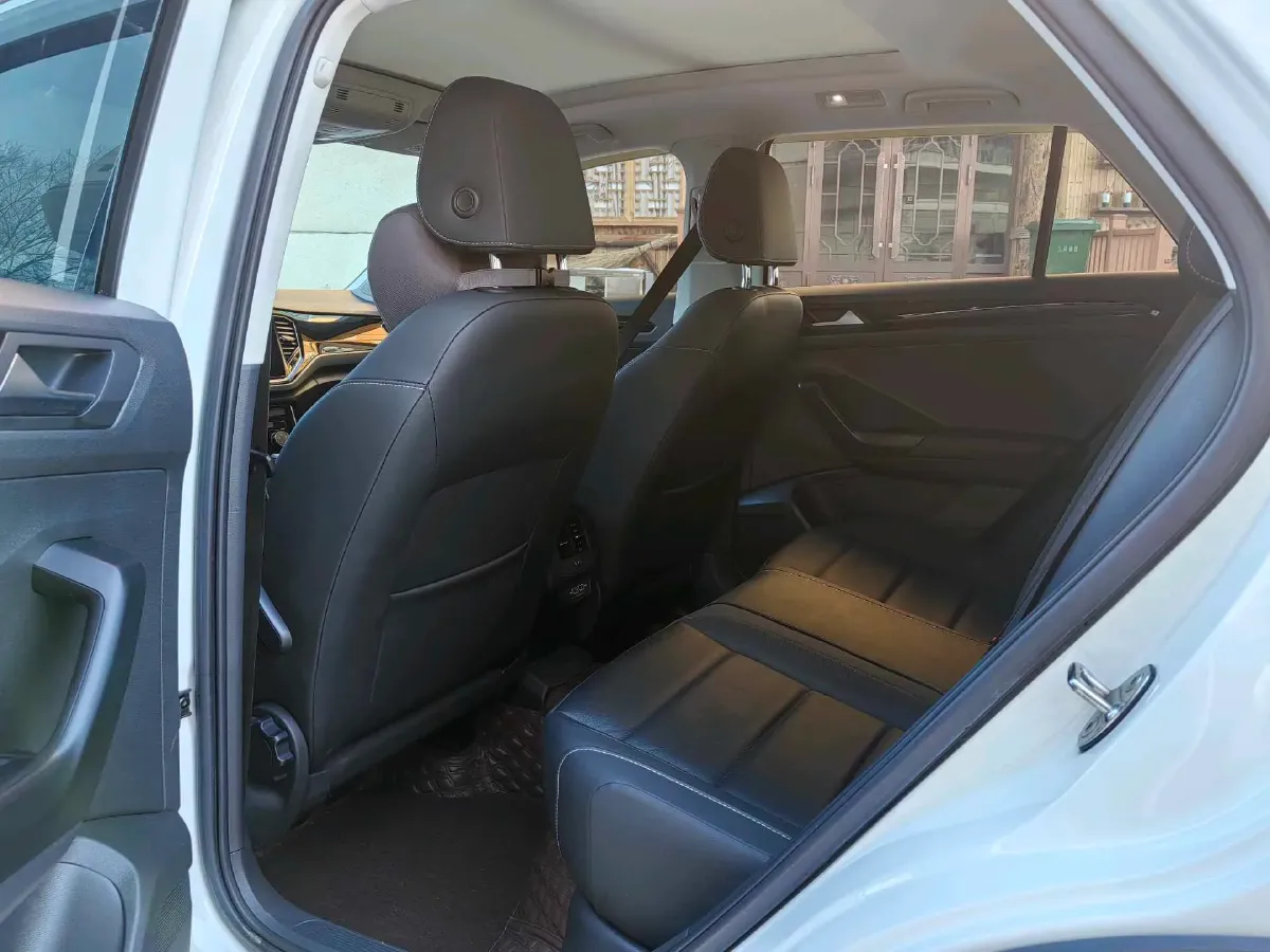 2021 Volkswagen T-Roc 1.4T 150HP L4 7DCT,autocango,china used car exporter,china ev exporter,chinese used car exporter,chinese used ev exporter