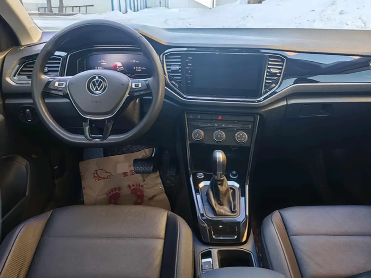 2021 Volkswagen T-Roc 1.4T 150HP L4 7DCT,autocango,china used car exporter,china ev exporter,chinese used car exporter,chinese used ev exporter