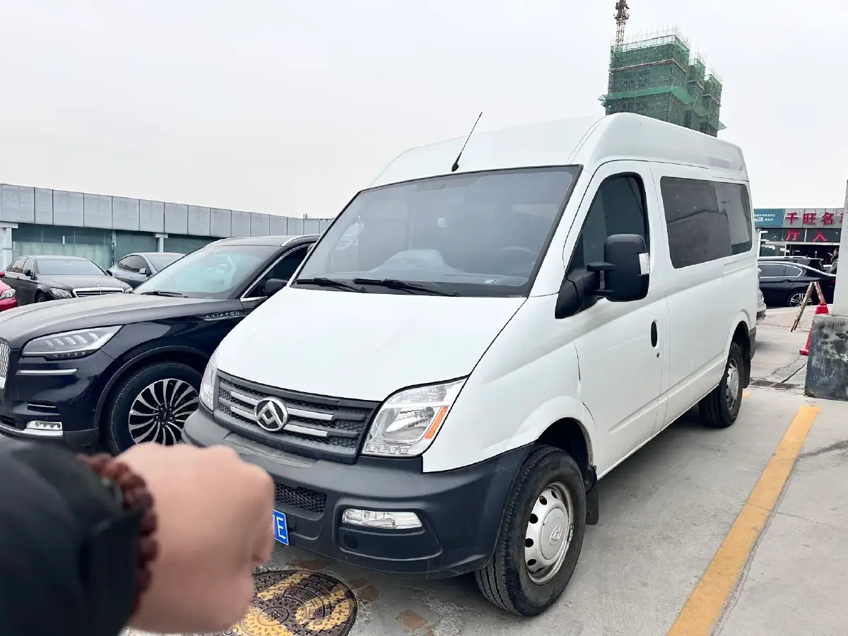 2020 MAXUS XinTu V80 2.5T 136HP L4 6MT