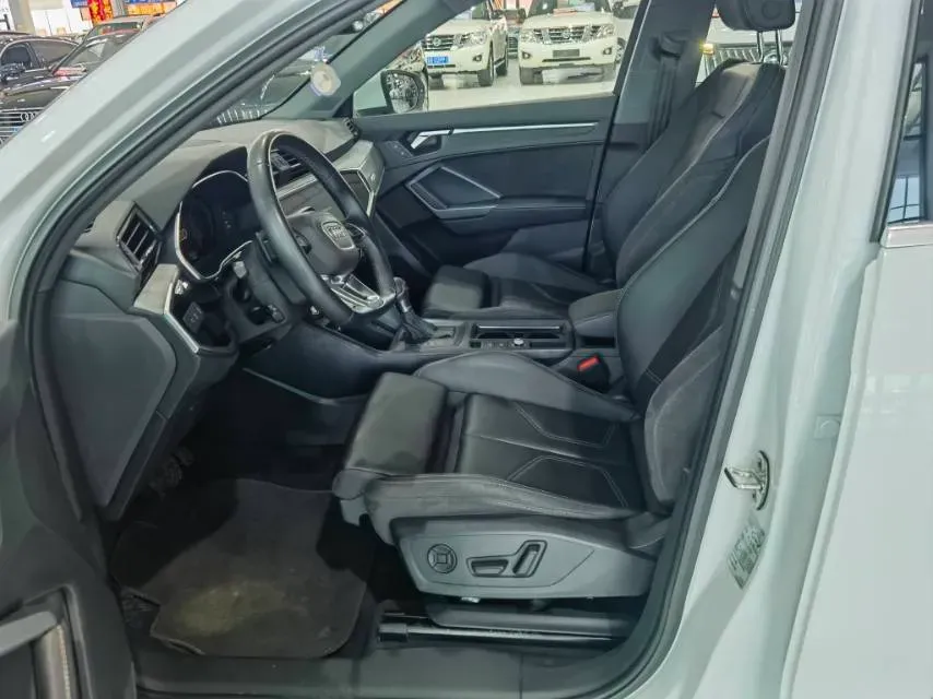 2024 Audi Q3 1.5T 160HP L4 7DCT,autocango,china used car exporter,china ev exporter,chinese used car exporter,chinese used ev exporter