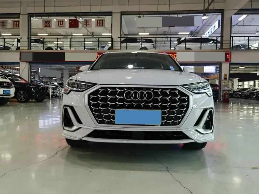 2024 Audi Q3 1.5T 160HP L4 7DCT,autocango,china used car exporter,china ev exporter,chinese used car exporter,chinese used ev exporter
