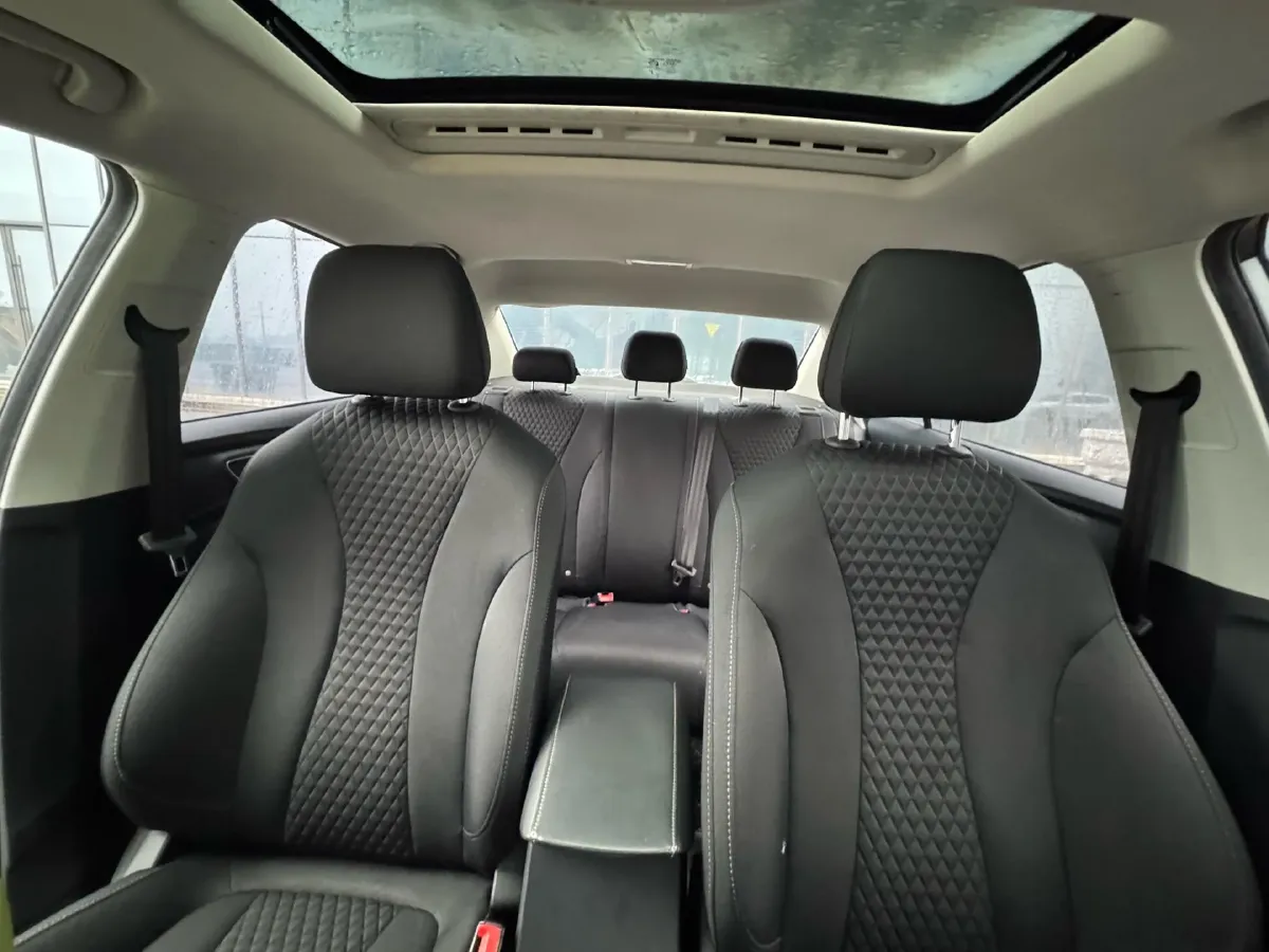 2019 Roewe i5 1.5L 120HP L4 CVT,autocango,china used car exporter,china ev exporter,chinese used car exporter,chinese used ev exporter