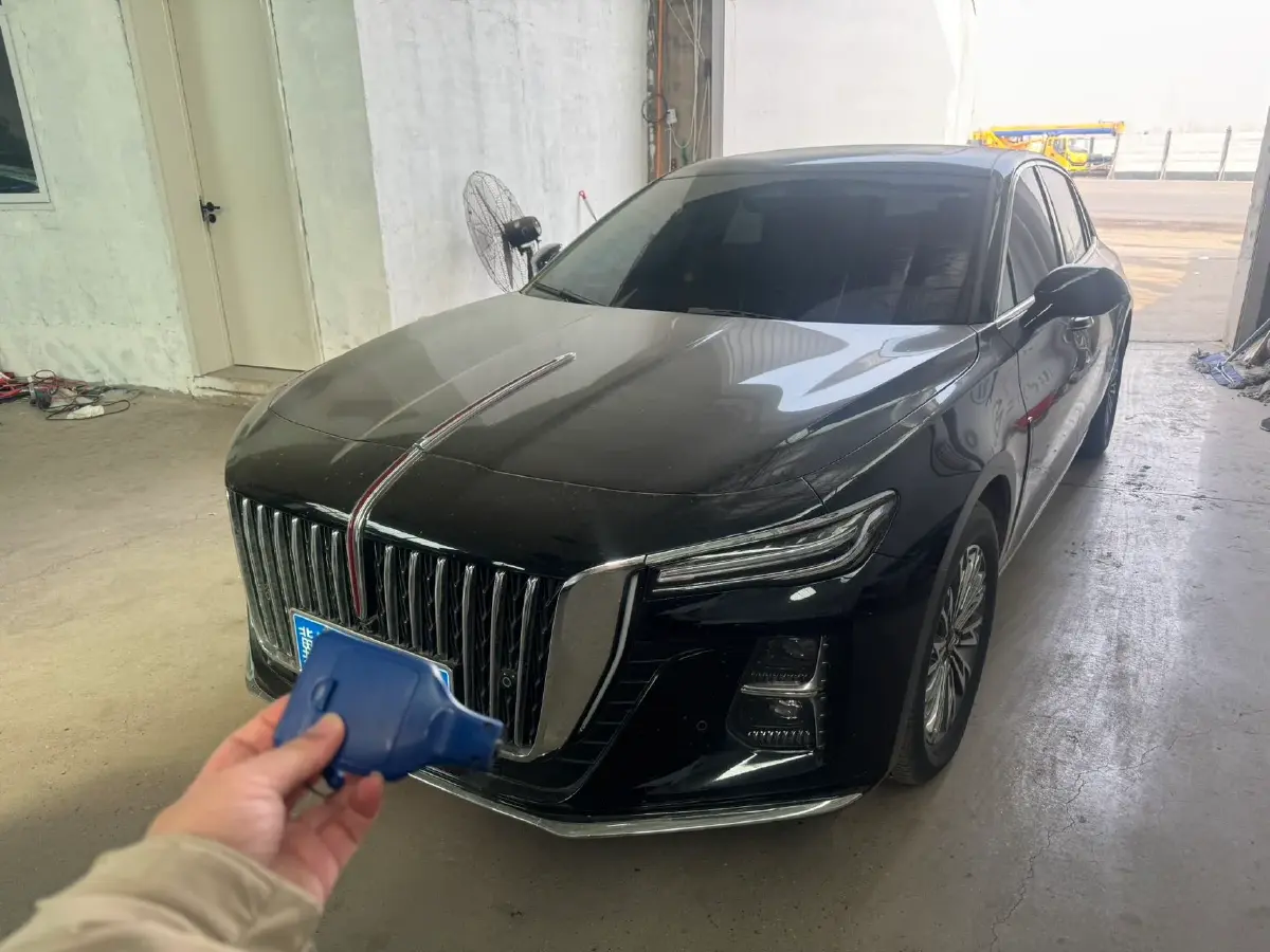 2023 HongQi H5 2.0T 224HP L4 8AT