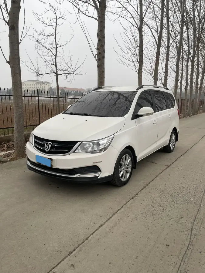 2016 BaoJun 730 1.5L 112HP L4 5MT