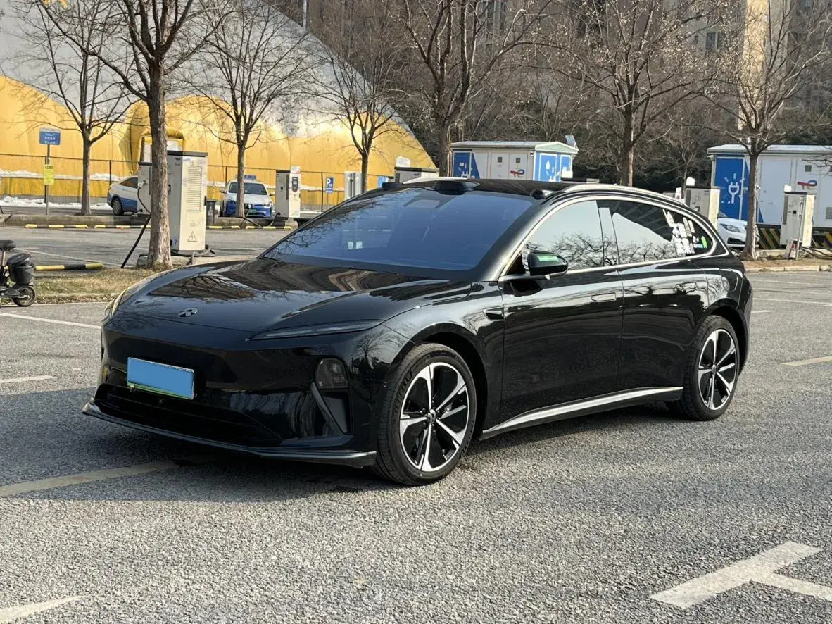 2023 NIO ET5T BEV 75KWH