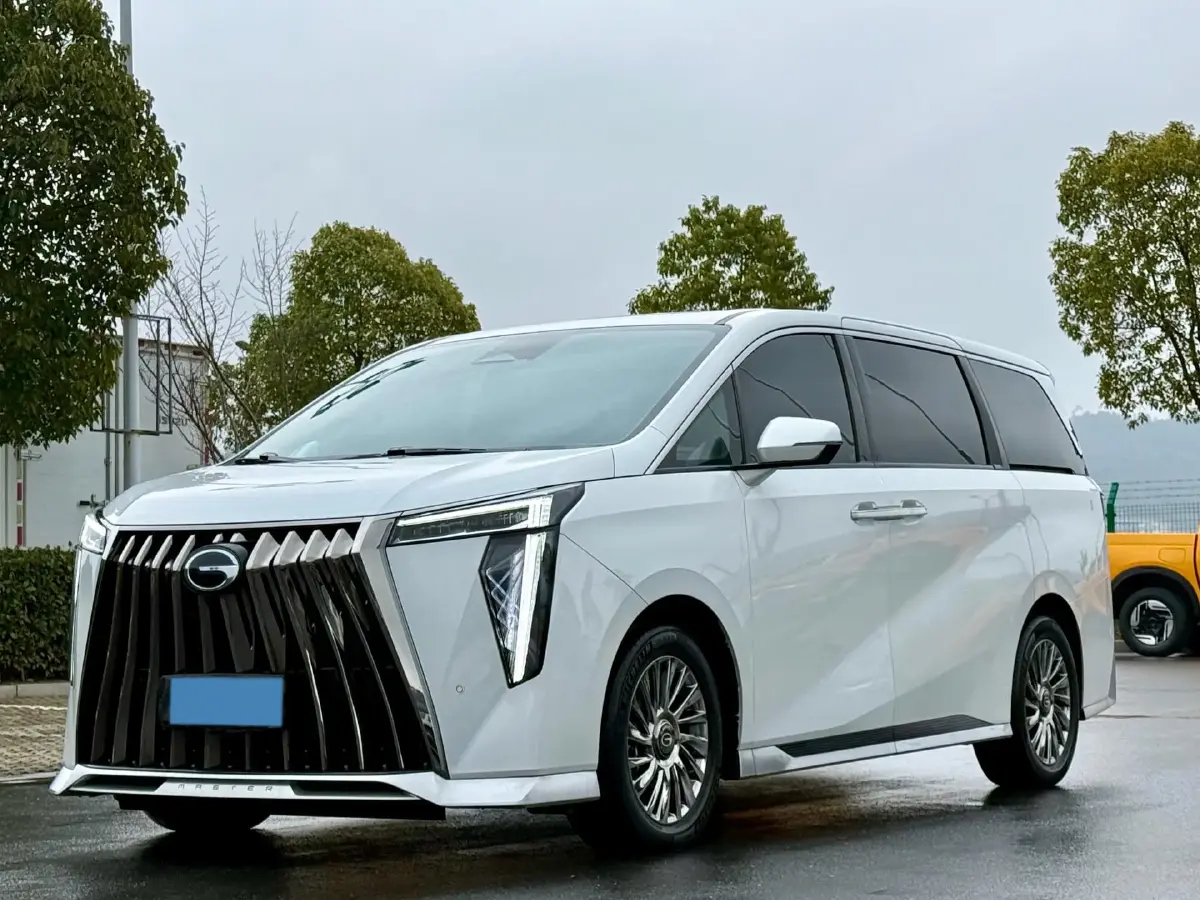 2023 GAC Trumpchi M8 2.0T 190HP L4 E-CVT Hybrid