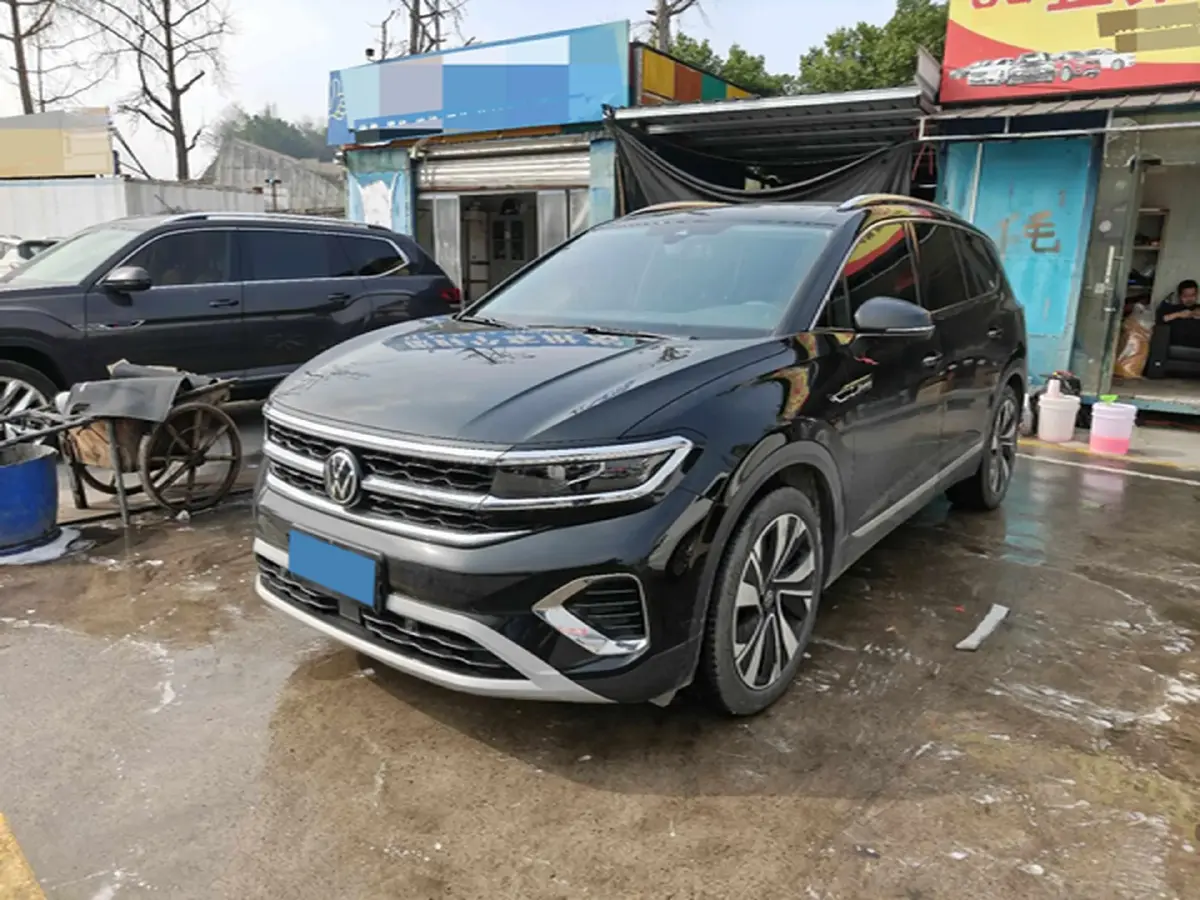 2023 Volkswagen Talagon 2.0T 220HP L4 7DCT