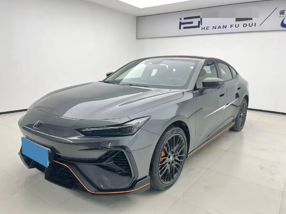 2025 ChangAn UNI-V 2.0T 245HP L4 8AT