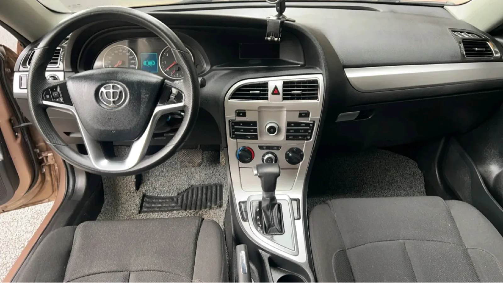 2017 Brilliance Auto H530 1.6L 118HP L4 5AT,autocango,china used car exporter,china ev exporter,chinese used car exporter,chinese used ev exporter