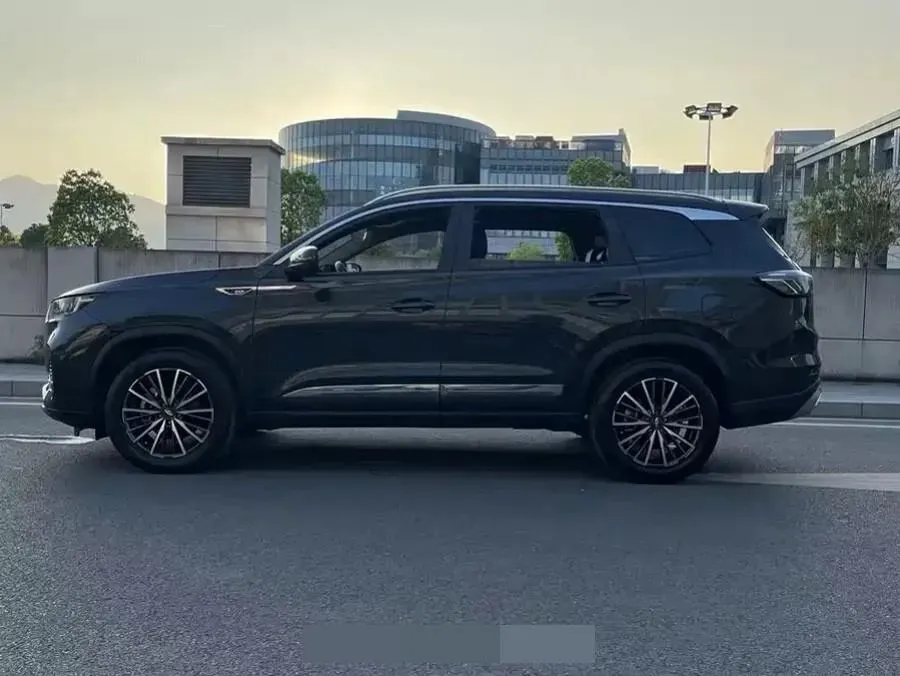 2022 Chery Tiggo 8 Plus 1.6T 197HP L4 7DCT,autocango,china used car exporter,china ev exporter,chinese used car exporter,chinese used ev exporter