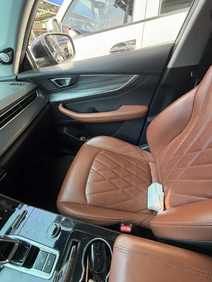 2022 Chery Tiggo 8 Plus 1.6T 197HP L4 7DCT,autocango,china used car exporter,china ev exporter,chinese used car exporter,chinese used ev exporter