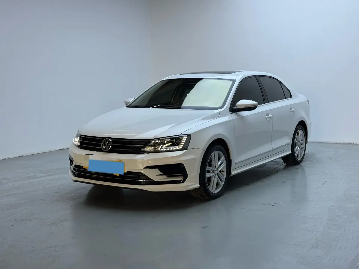 2018 Volkswagen Sagitar 1.4T 150HP L4 7DCT
