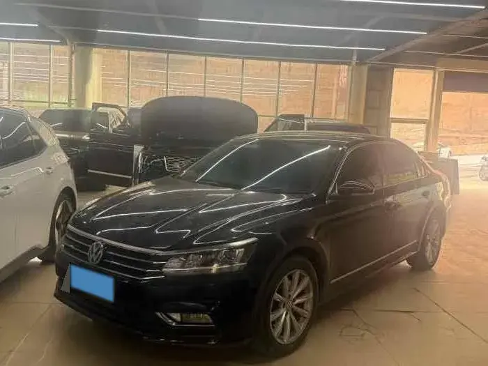 2017 Volkswagen Passat 1.4T 150HP L4 7DCT