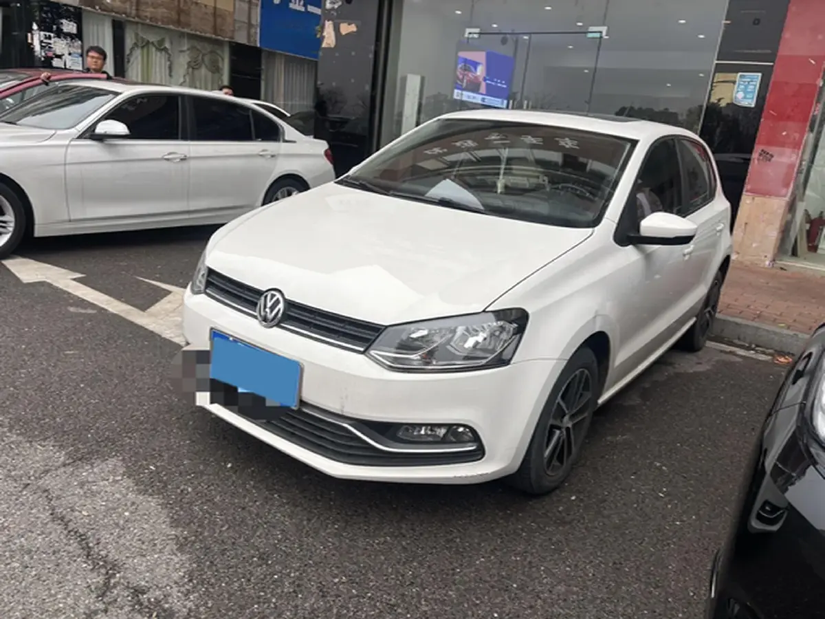 2016 Volkswagen Polo 1.6L 110HP L4 6AT