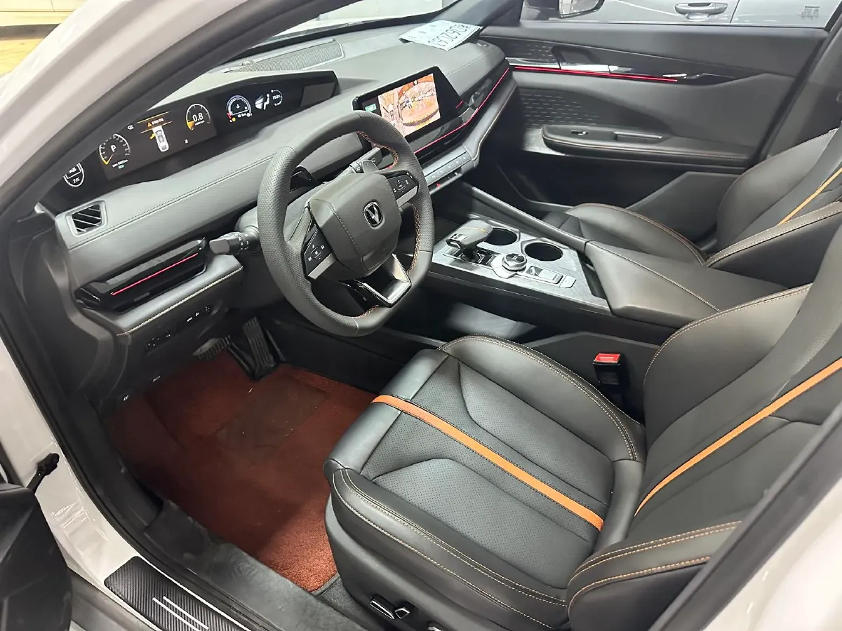 2024 ChangAn UNI-V 1.5T 188HP L4 7DCT,autocango,china used car exporter,china ev exporter,chinese used car exporter,chinese used ev exporter