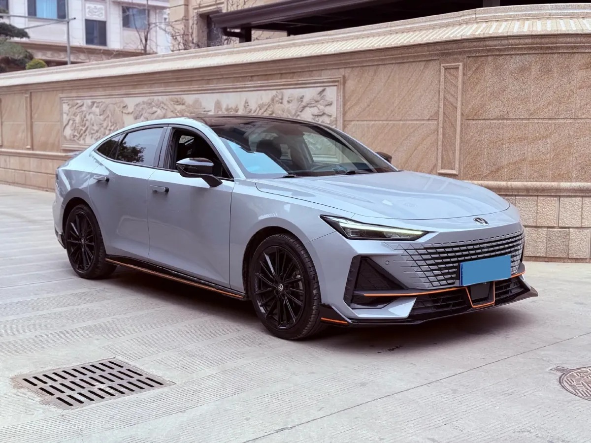 2022 ChangAn UNI-V 1.5T 188HP L4 7DCT,autocango,china used car exporter,china ev exporter,chinese used car exporter,chinese used ev exporter