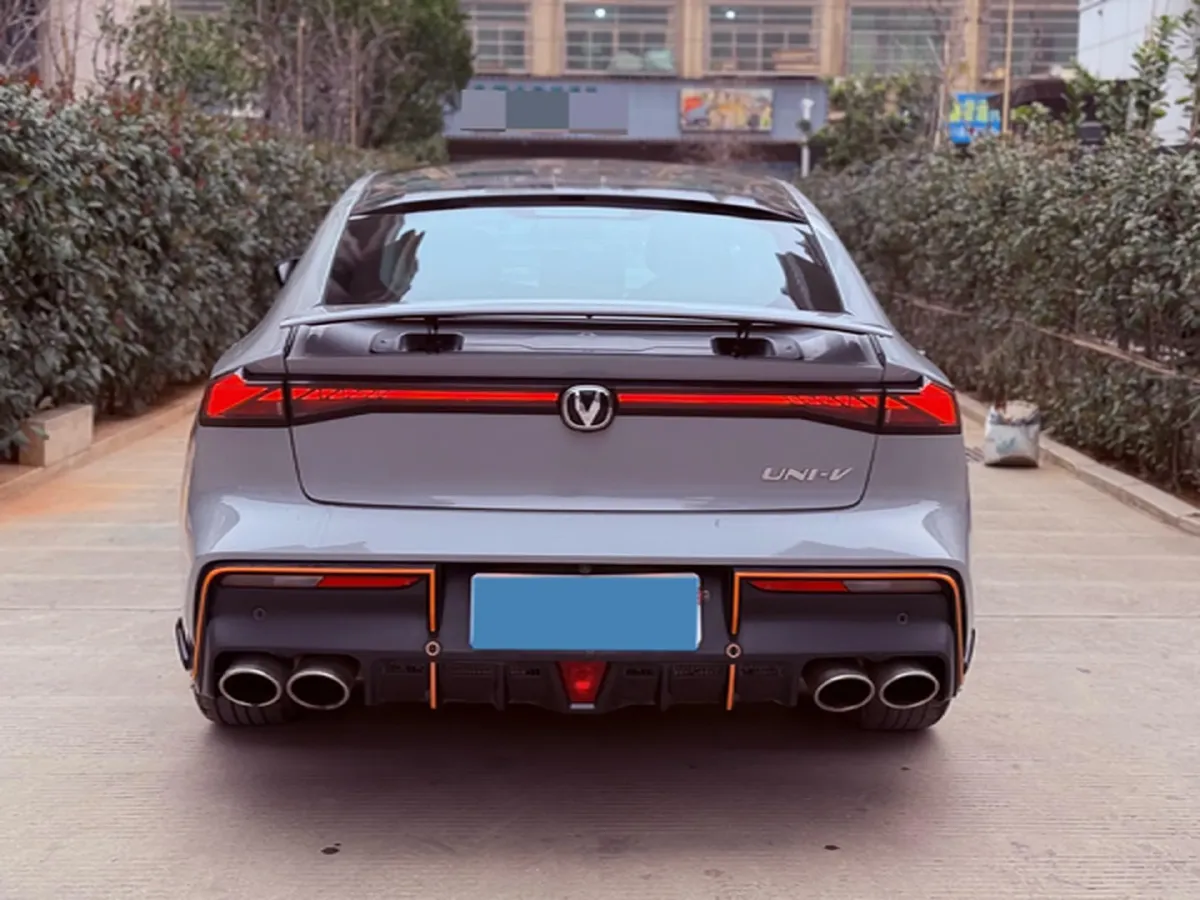 2022 ChangAn UNI-V 1.5T 188HP L4 7DCT,autocango,china used car exporter,china ev exporter,chinese used car exporter,chinese used ev exporter