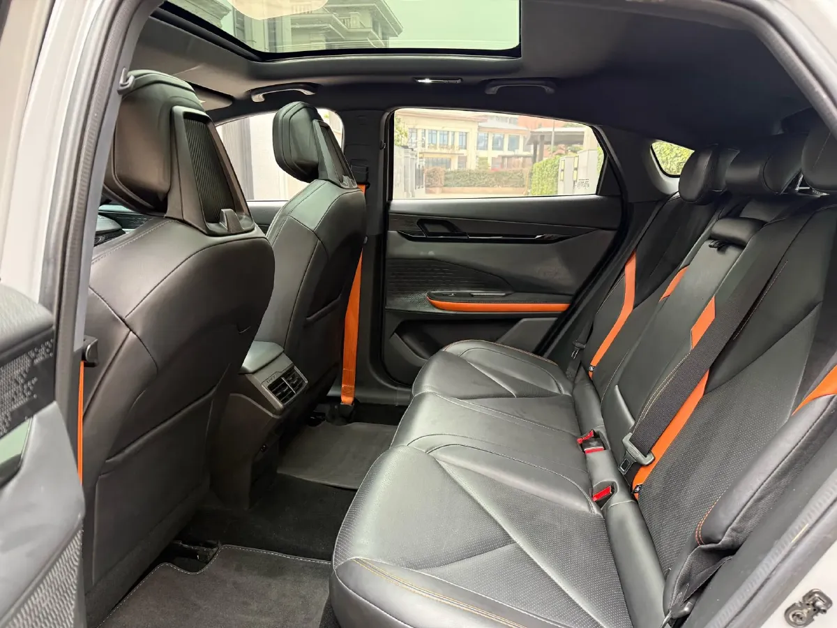 2022 ChangAn UNI-V 1.5T 188HP L4 7DCT,autocango,china used car exporter,china ev exporter,chinese used car exporter,chinese used ev exporter