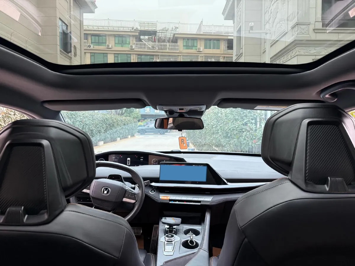 2022 ChangAn UNI-V 1.5T 188HP L4 7DCT,autocango,china used car exporter,china ev exporter,chinese used car exporter,chinese used ev exporter