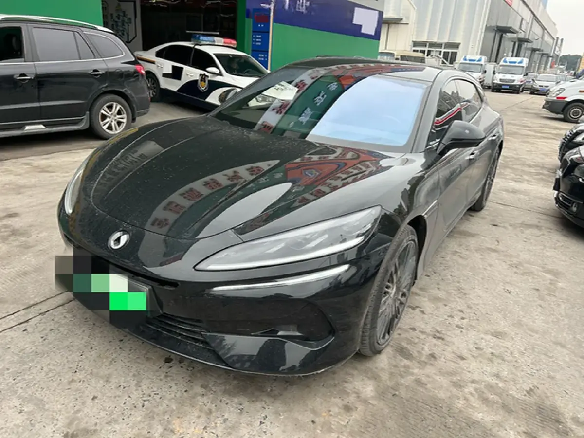 2024 Denza DenzaZ9GT 2.0T 207HP L4 E-CVT PHEV 38.5KWH