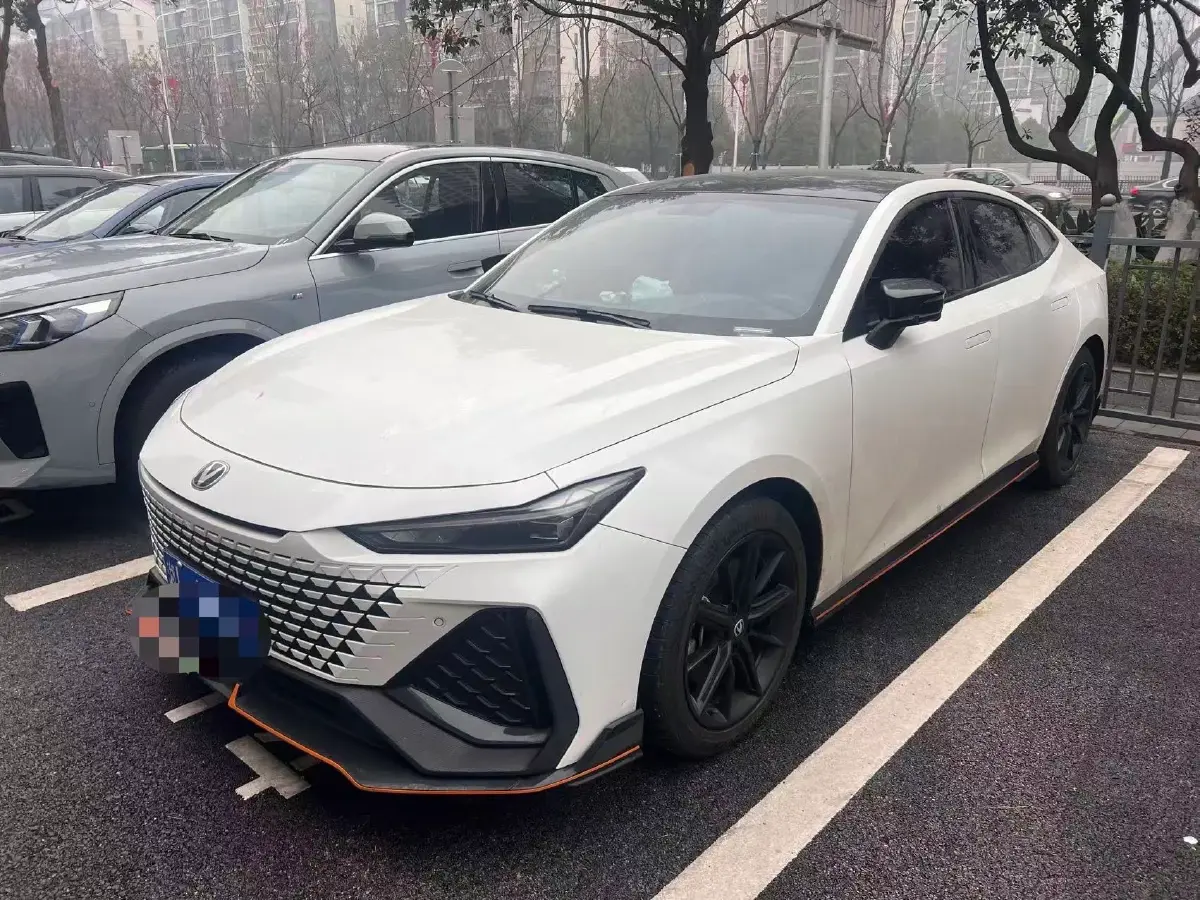 2024 ChangAn UNI-V 2.0T 233HP L4 8AT