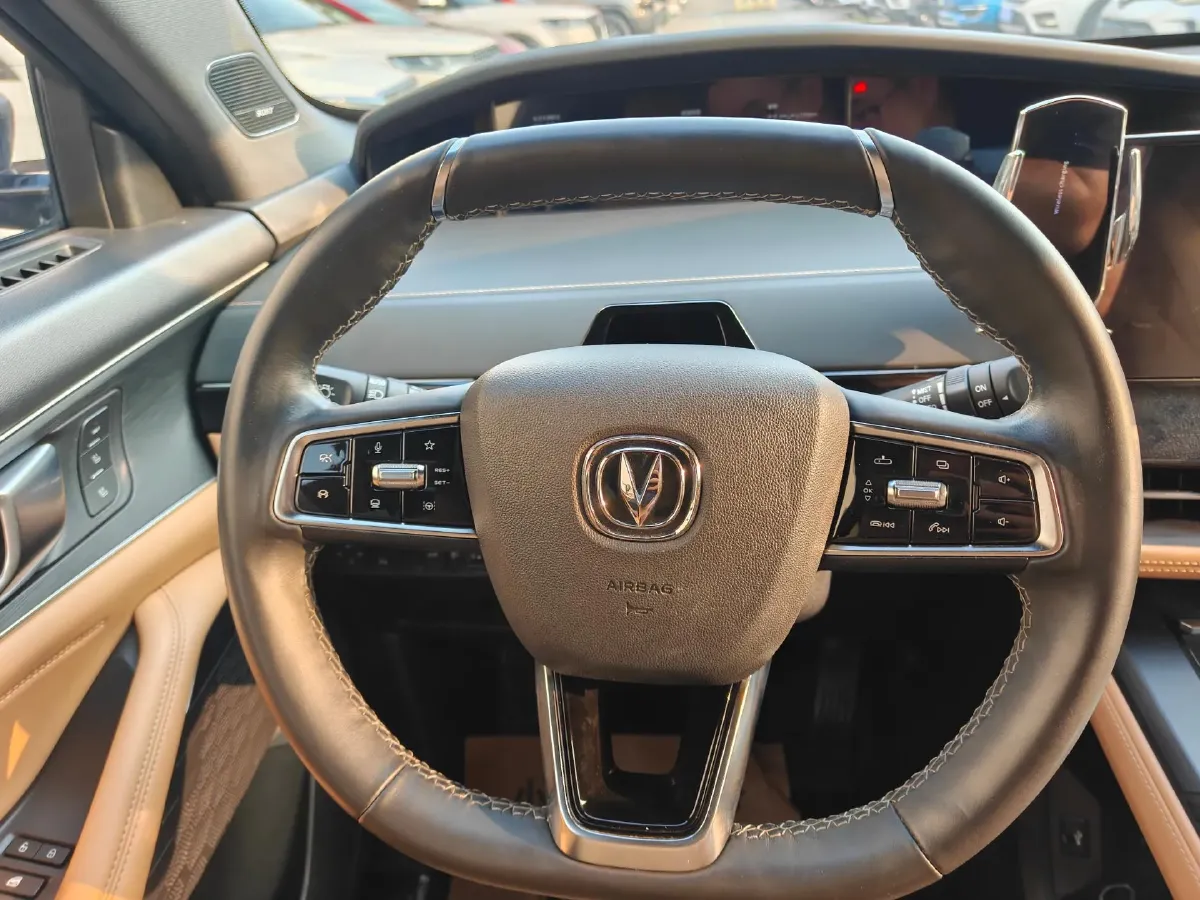 2021 ChangAn UNI-K 2.0T 233HP L4 8AT,autocango,china used car exporter,china ev exporter,chinese used car exporter,chinese used ev exporter