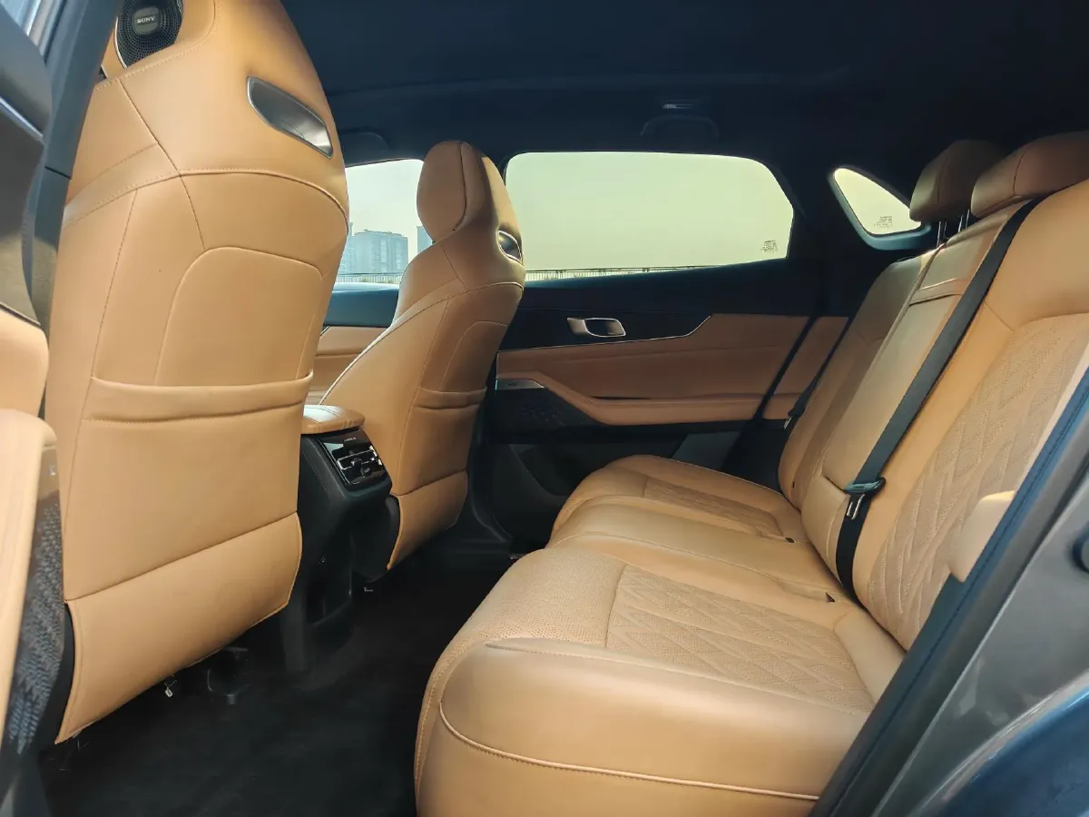 2021 ChangAn UNI-K 2.0T 233HP L4 8AT,autocango,china used car exporter,china ev exporter,chinese used car exporter,chinese used ev exporter