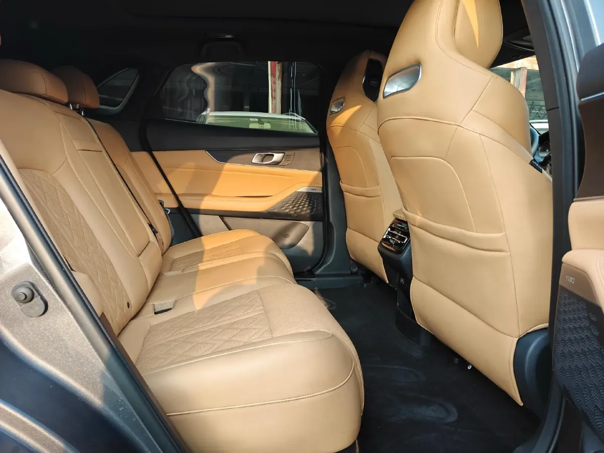 2021 ChangAn UNI-K 2.0T 233HP L4 8AT,autocango,china used car exporter,china ev exporter,chinese used car exporter,chinese used ev exporter