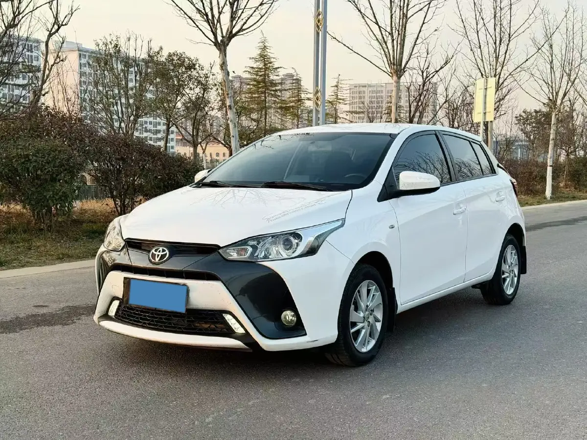 2017 Toyota Yaris L 1.5L 107HP L4 CVT