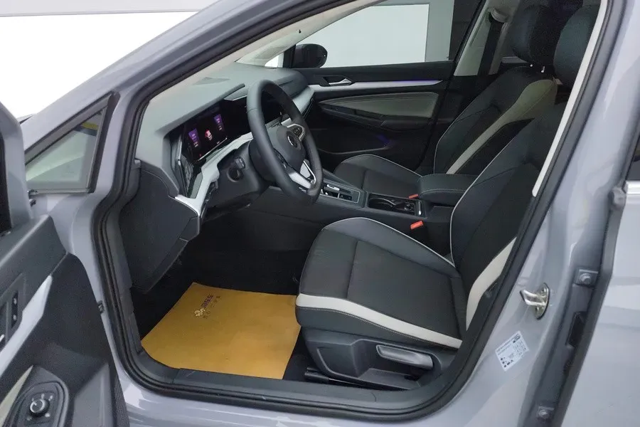 2008 Mitsubishi Zinger 2.0L 170HP L4 5MT,autocango,china used car exporter,china ev exporter,chinese used car exporter,chinese used ev exporter