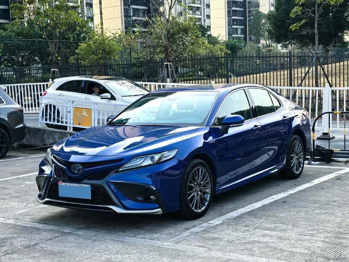 2021 Toyota Camry 2.5L 178HP L4 E-CVT Hybrid