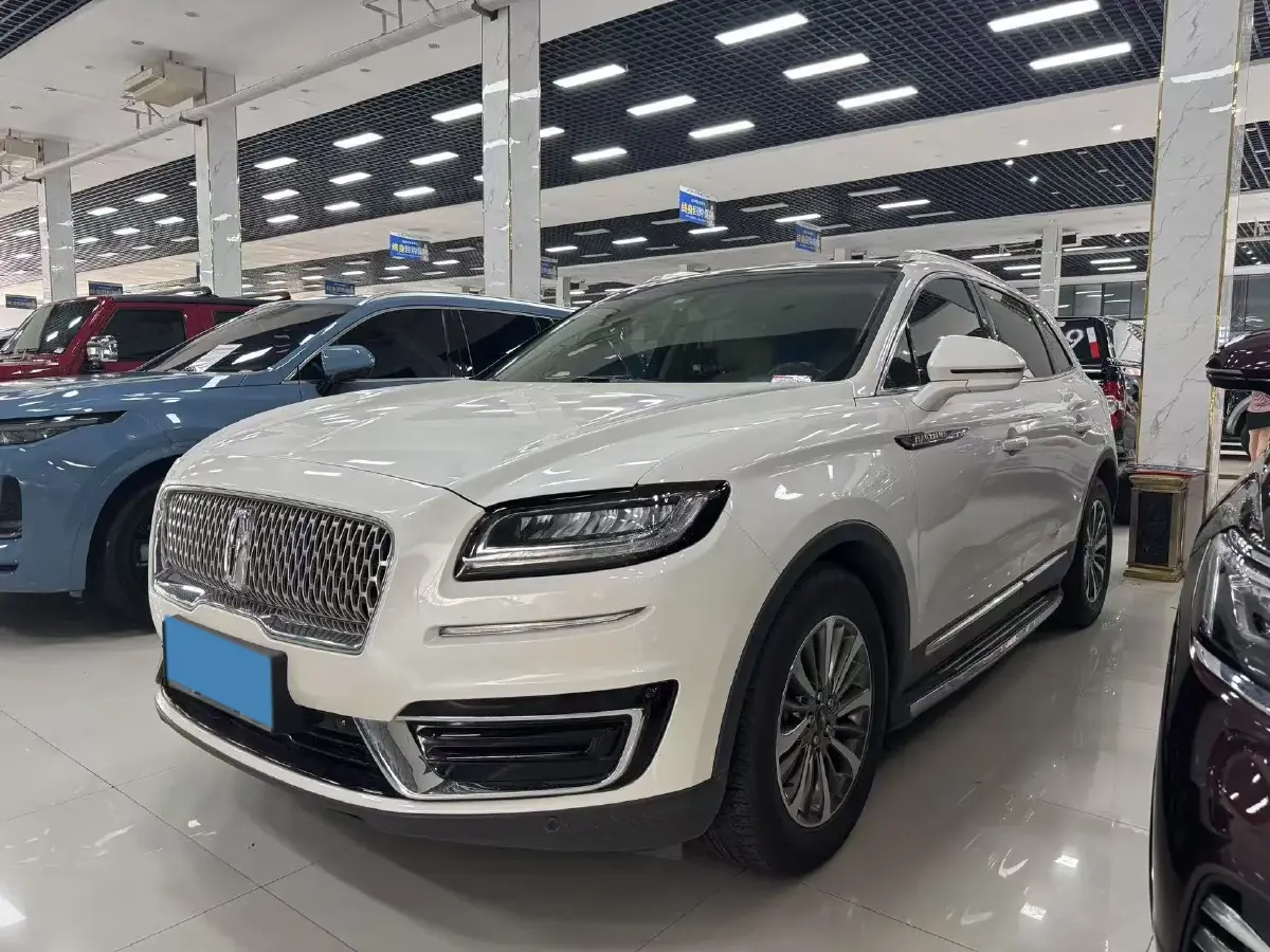 2019 Lincoln Nautilus 2.0T 224HP L4 8AT