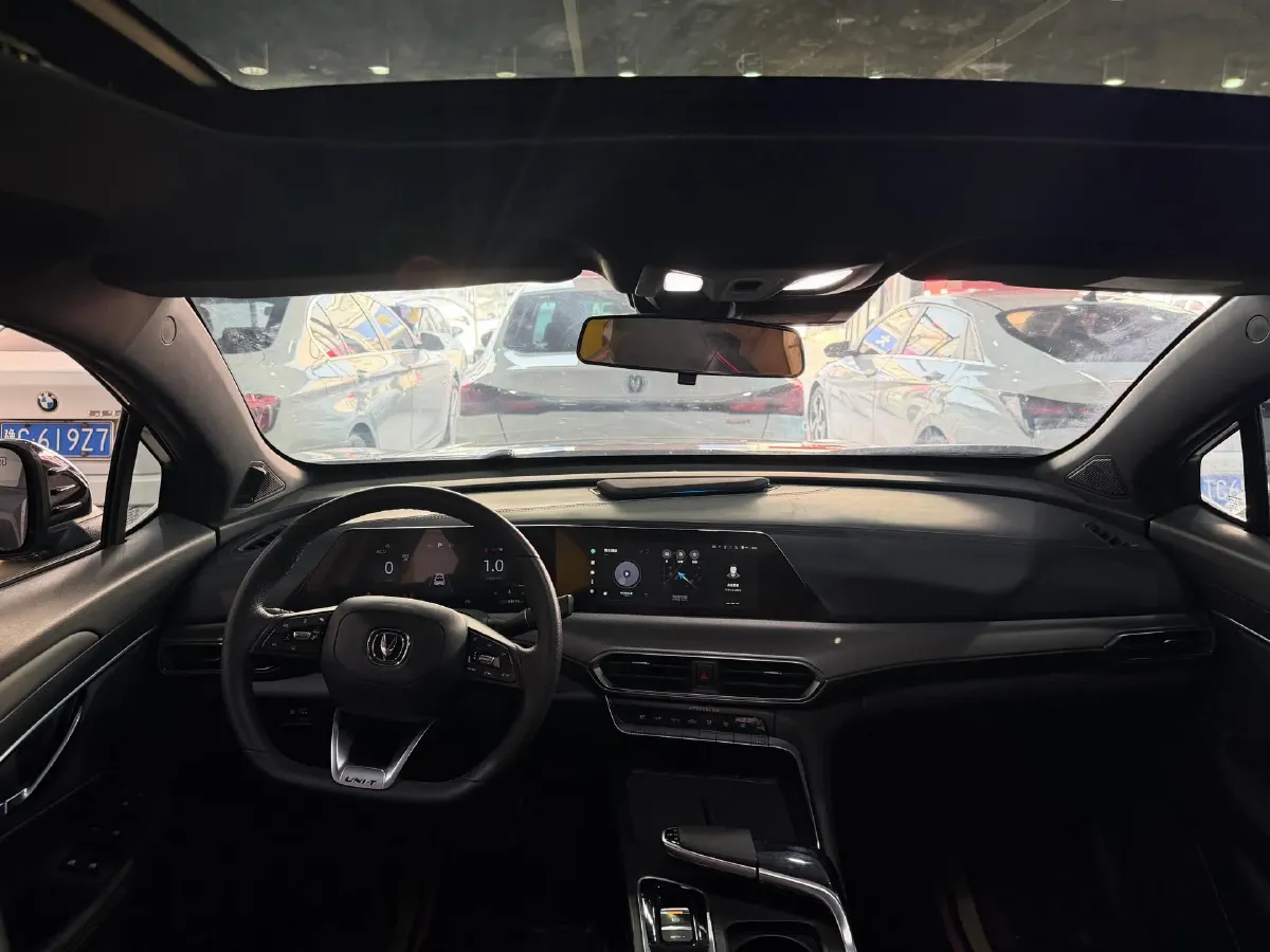 2022 ChangAn UNI-T 1.5T 188HP L4 7DCT,autocango,china used car exporter,china ev exporter,chinese used car exporter,chinese used ev exporter