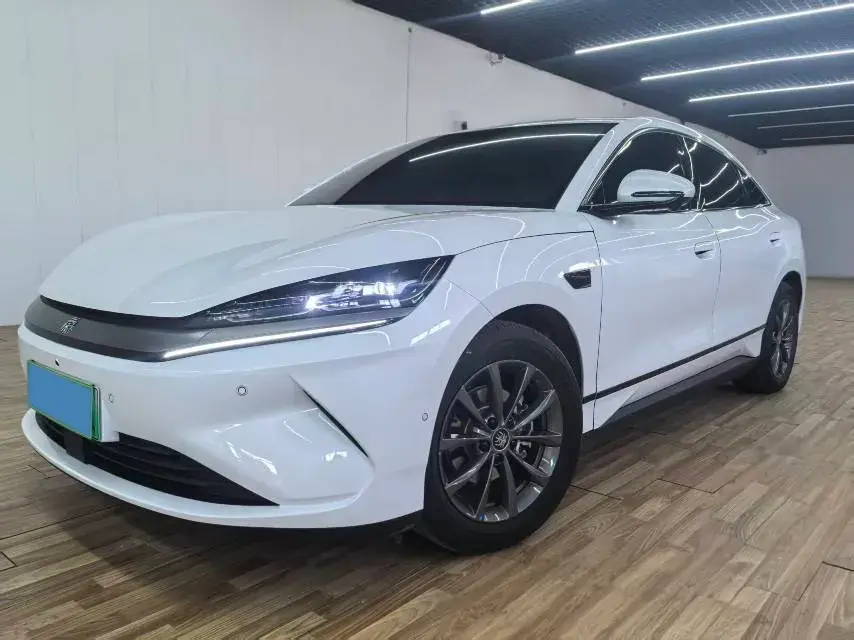 2025 BYD QinL BEV