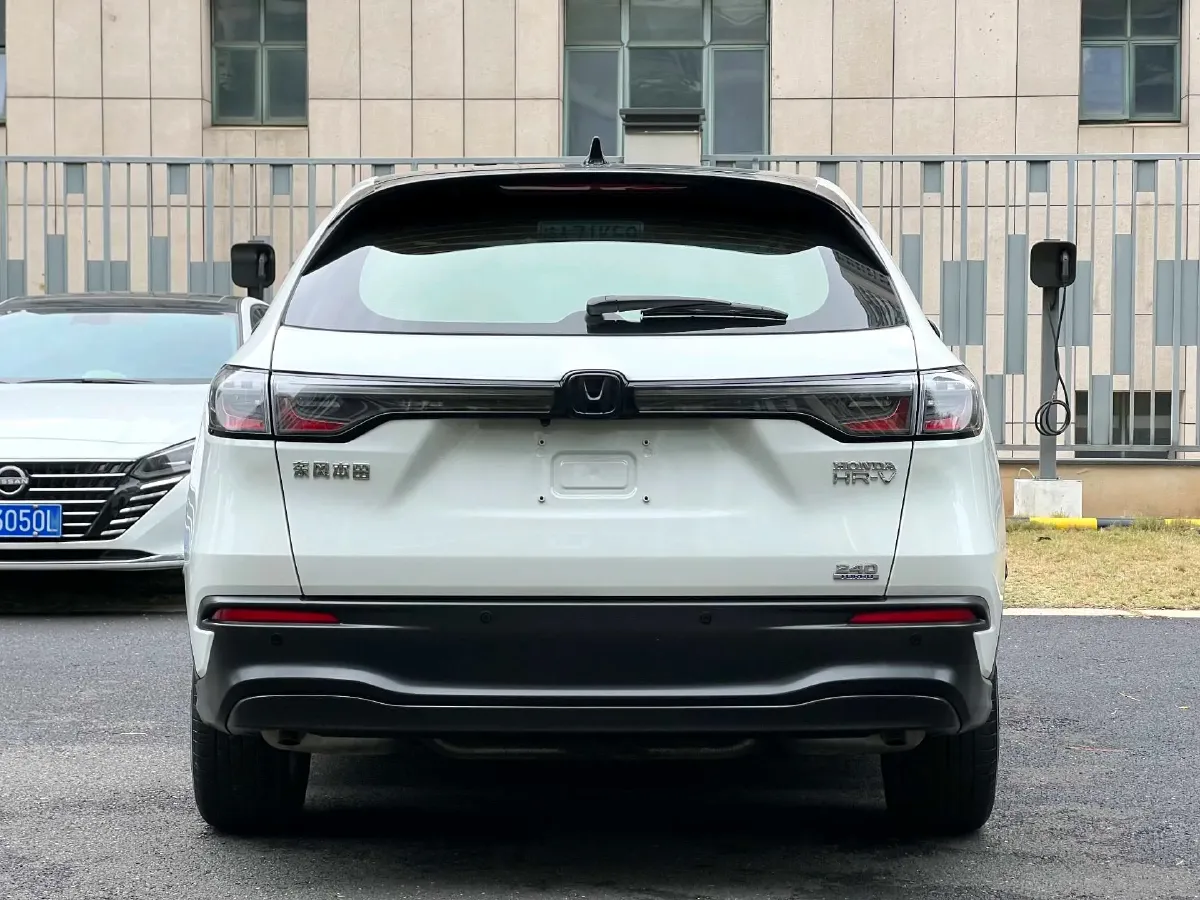 2023 Honda HR-V 1.5T 182HP L4 CVT,autocango,china used car exporter,china ev exporter,chinese used car exporter,chinese used ev exporter