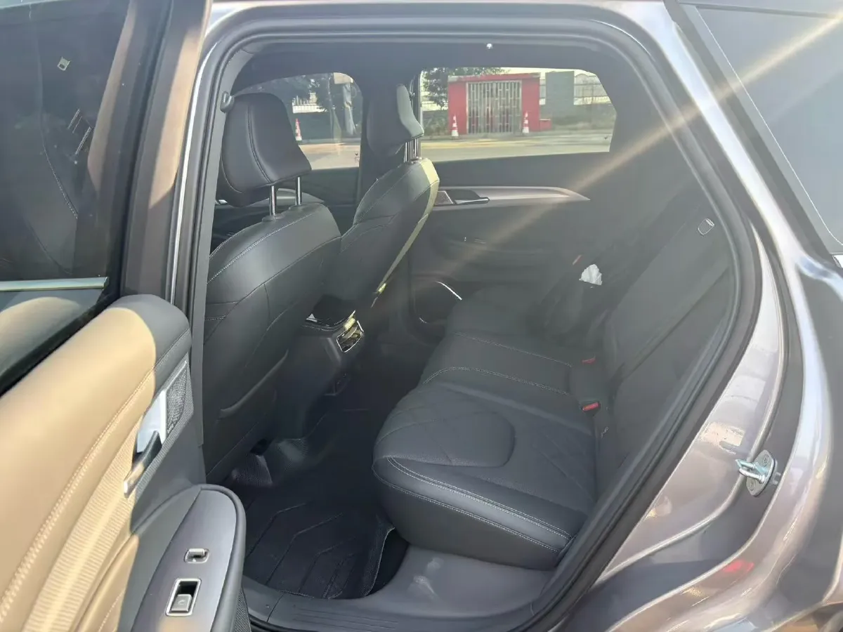 2025 ARCFOX αT6 BEV,autocango,china used car exporter,china ev exporter,chinese used car exporter,chinese used ev exporter