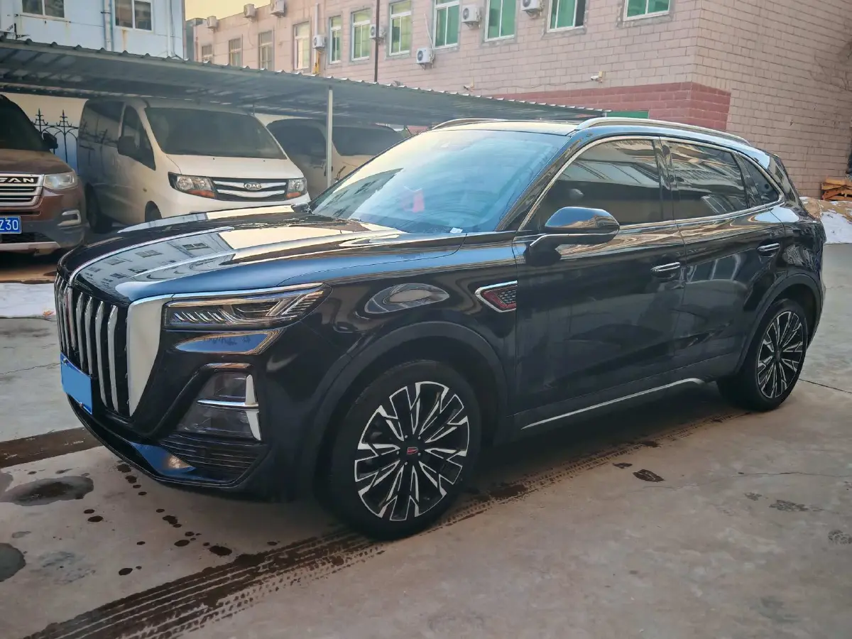 2025 HongQi HS5 2.0T 252HP L4 8AT