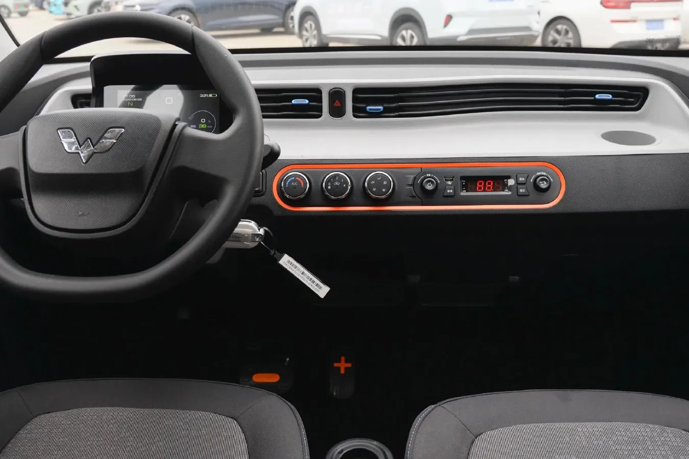 2022 LingBox uni BEV 11.52KWH,autocango,china used car exporter,china ev exporter,chinese used car exporter,chinese used ev exporter