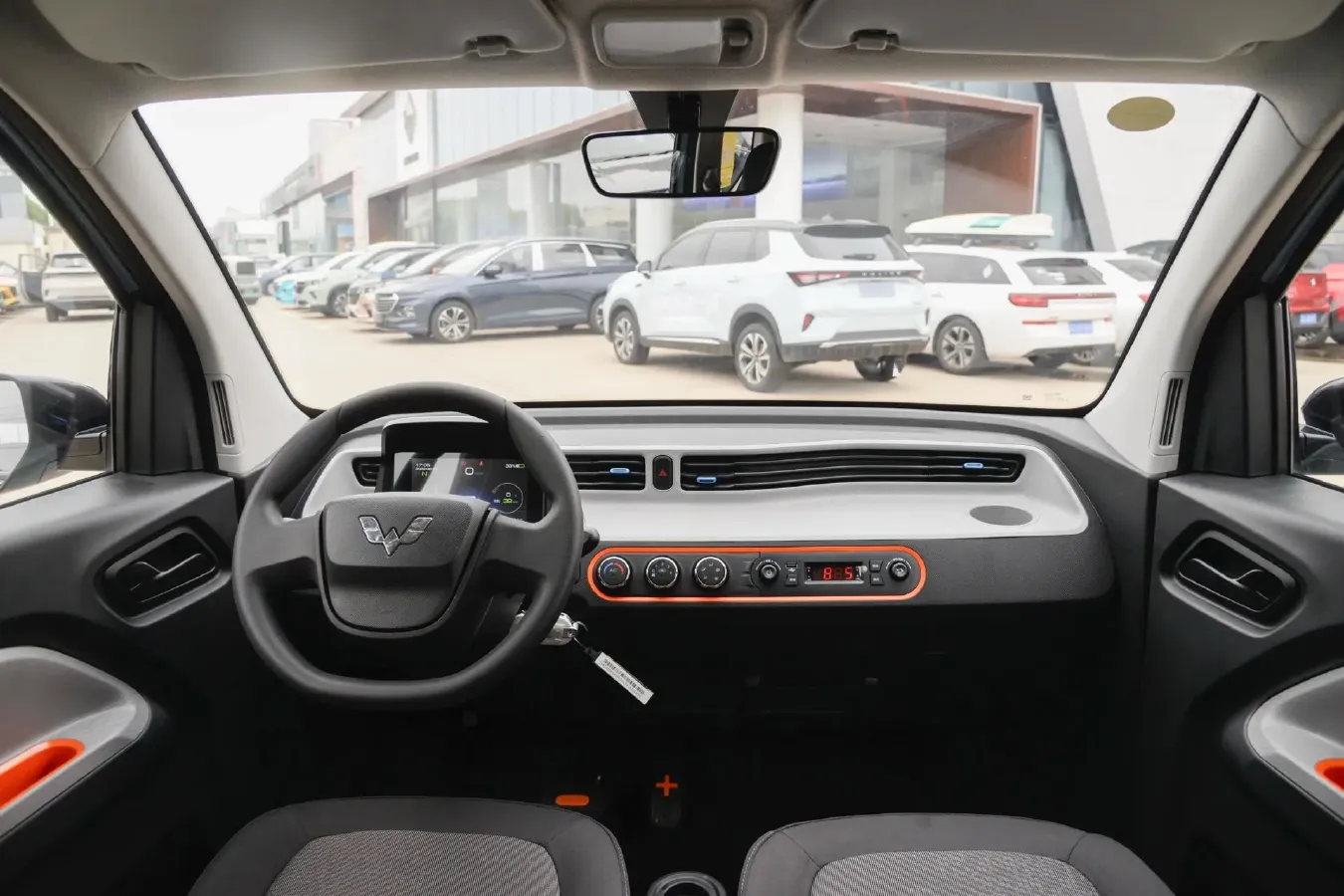 2022 LingBox uni BEV 11.52KWH,autocango,china used car exporter,china ev exporter,chinese used car exporter,chinese used ev exporter